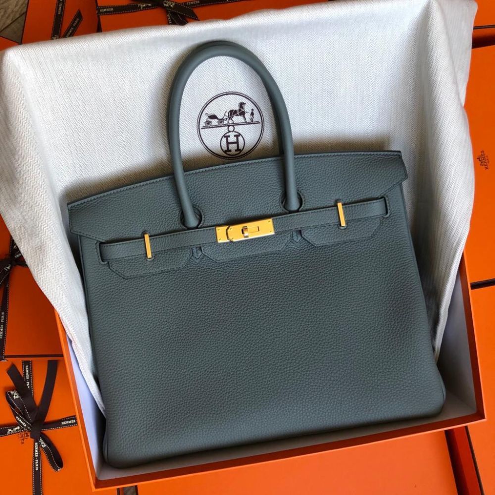 Hermes Mini Lindy , Vert Amande Togo with gold hardware, authentic
